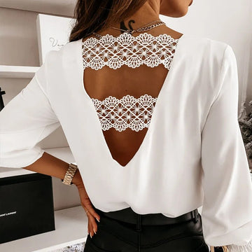 Carita | Chiffon Blouse met Kant in de kleur Wit voor dames in stijl ideaal voor de lente.