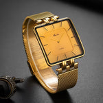 Analoge horloge met vierkante wijzerplaat