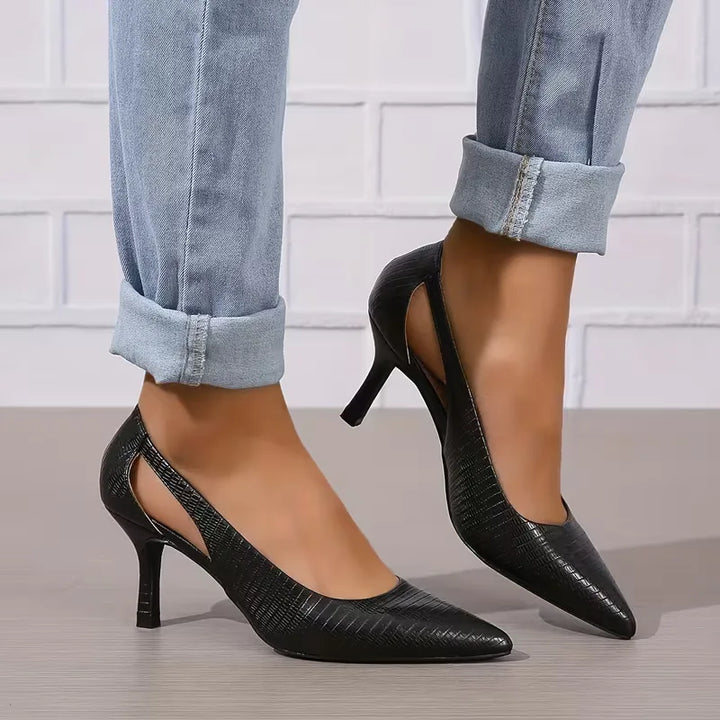 Stiletto met cut-out design