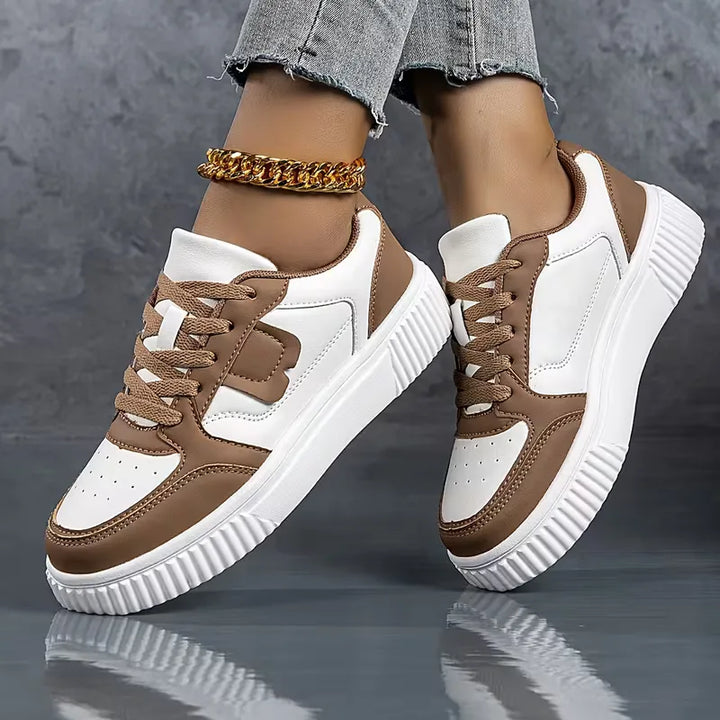 Platform sneaker met kleurblokdesign