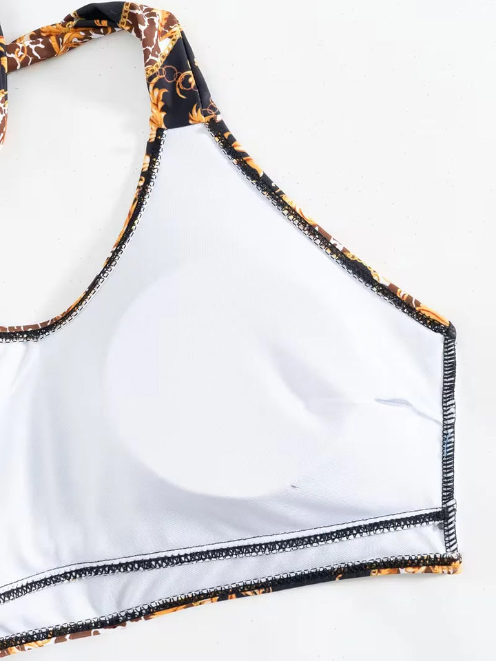 Cover-up met halternek en shorts