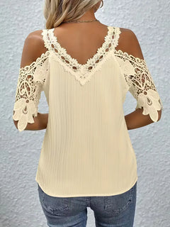 off-shoulder T-shirt met kant