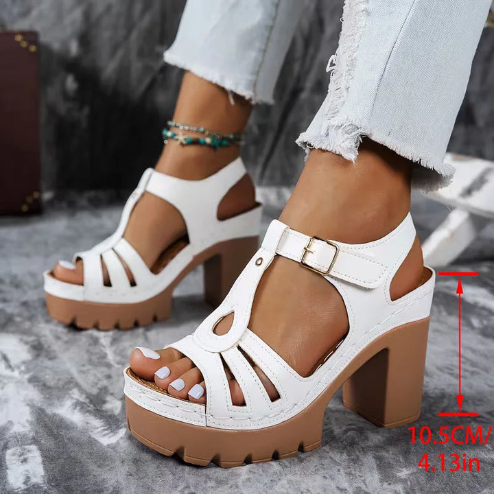 Hak sandaal met T-strap