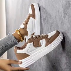Platform sneaker met kleurblokdesign