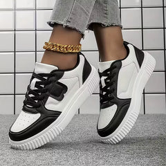 Platform sneaker met kleurblokdesign