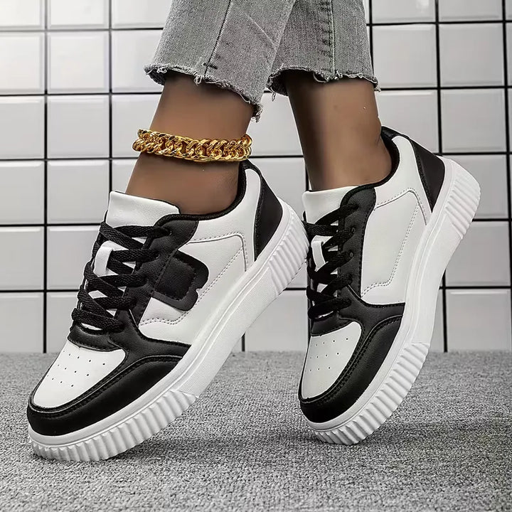 Platform sneaker met kleurblokdesign