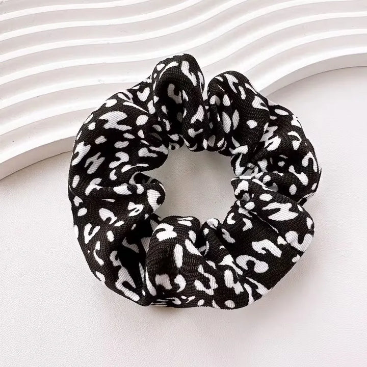 Set van 5 scrunchies met dierenprints