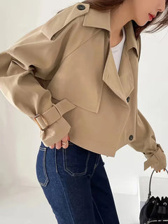 Cropped trenchcoat met dubbele knopen
