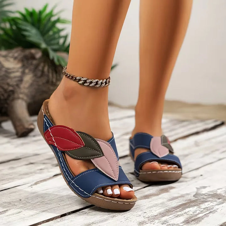 Teenslipper met bladpatroon