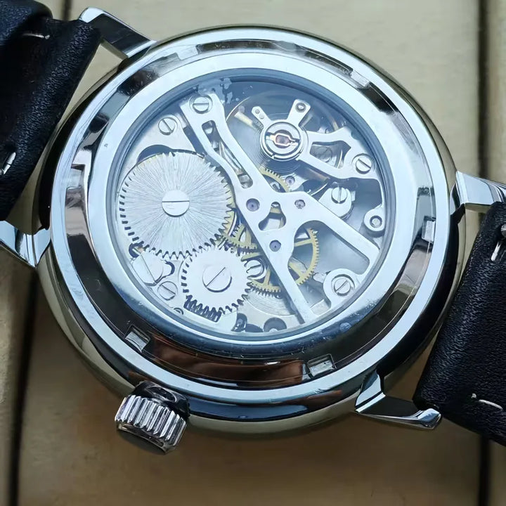 Analoge horloge met leren band