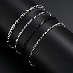 Set van vier minimalistische armbanden