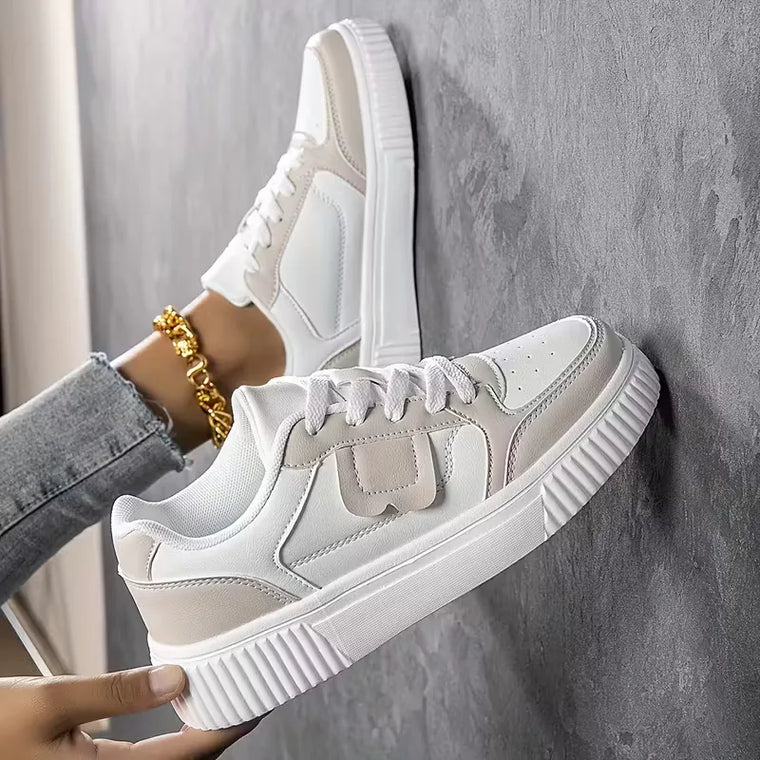 Platform sneaker met kleurblokdesign