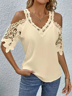 off-shoulder T-shirt met kant