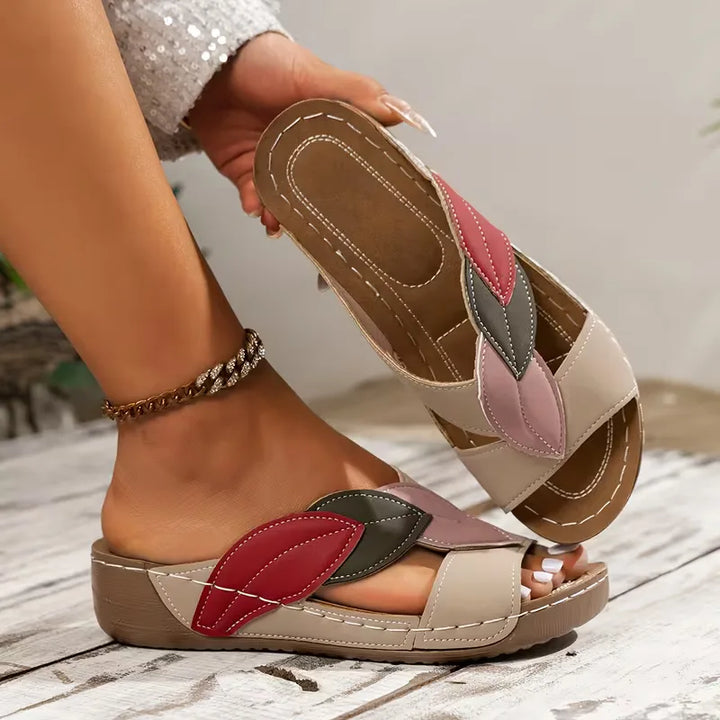Teenslipper met bladpatroon