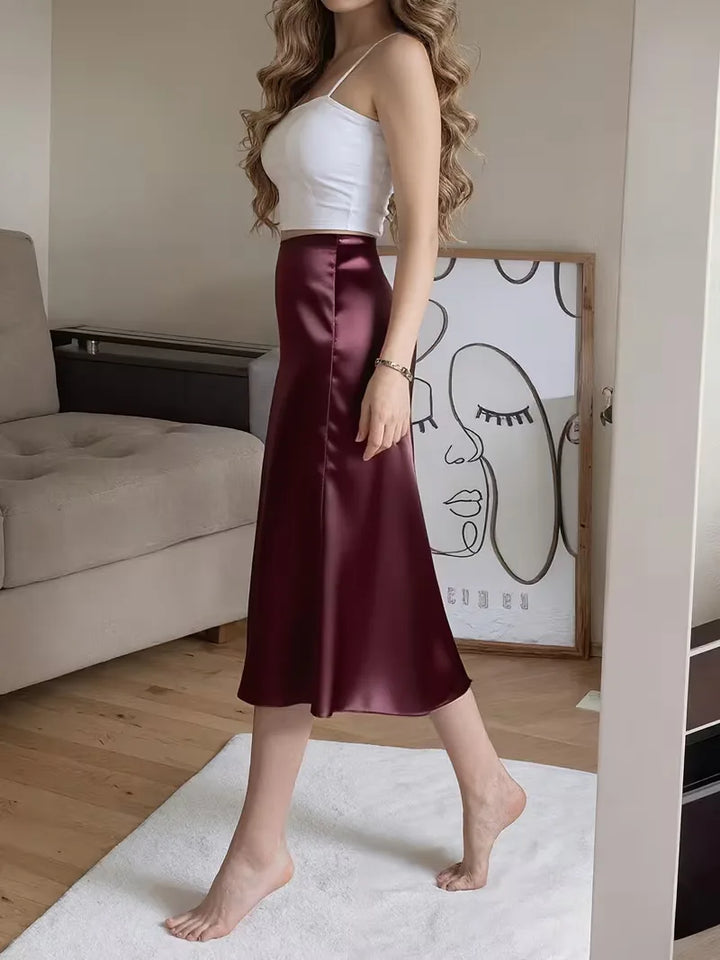 Satijnen rok met hoge split
