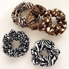 Set van 5 scrunchies met dierenprints