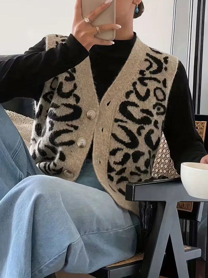 Leopard print vest met V-hals