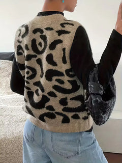 Leopard print vest met V-hals