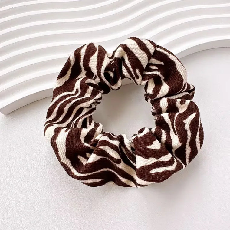 Set van 5 scrunchies met dierenprints