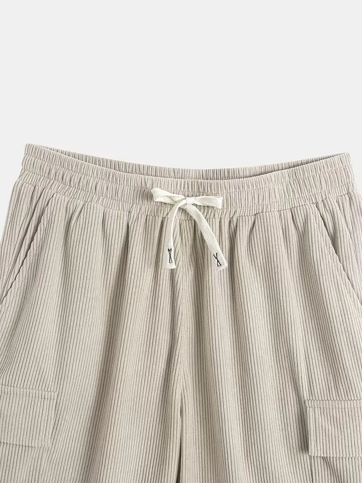 Shorts met button-up shirt