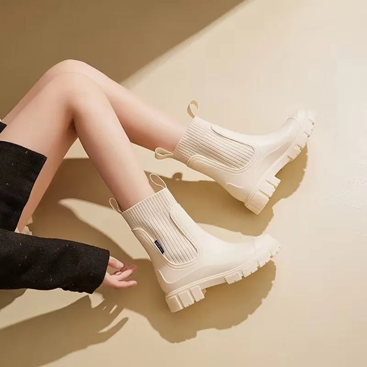 Chelsea boots met ribbed elastic panels