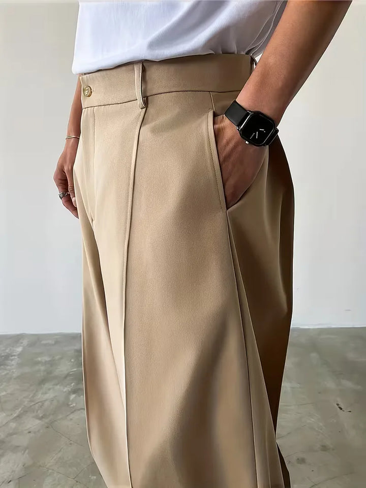Broek met geplooid design en losse rechte pijp