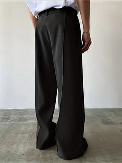 Broek met geplooid design en losse rechte pijp