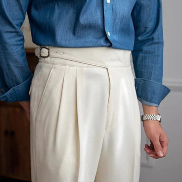 Broek met hoge taille en plooien aan de voorkant