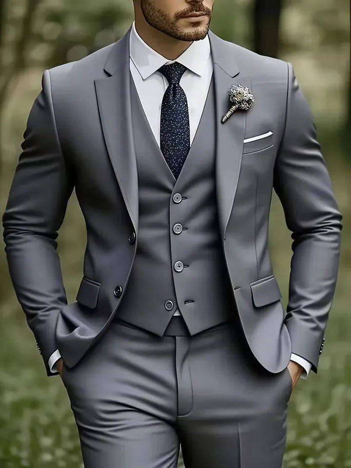 Driedelig heren pak met slim fit en glanzende afwerking