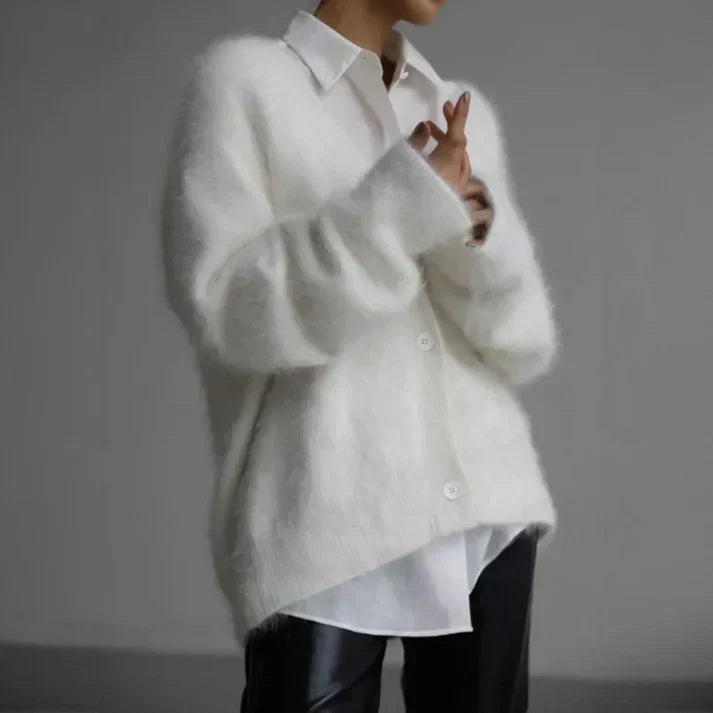 Fluffy cardigan met v-hals en knopen