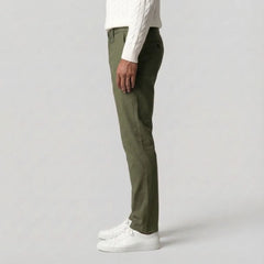 Groene chino met regular fit en zijzakken