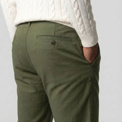 Groene chino met regular fit en zijzakken