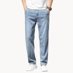 Jeans met recht gesneden pas en twee achterzakken