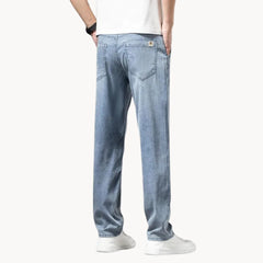 Jeans met recht gesneden pas en twee achterzakken