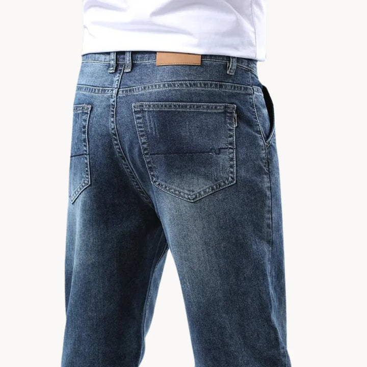 Jeans met rechte pasvorm en zijzakken