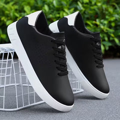 Lage skateschoenen met vetersluiting en perforaties