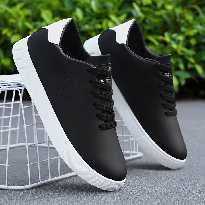Lage skateschoenen met vetersluiting en perforaties