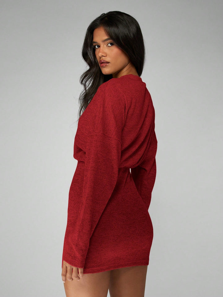 Mini-jurk met lange mouwen en ronde hals