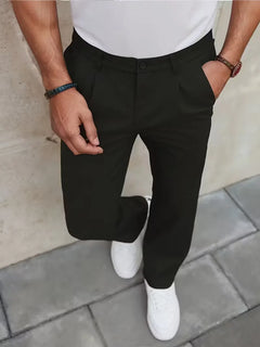 Rechte broek met geplooide details en zijzakken