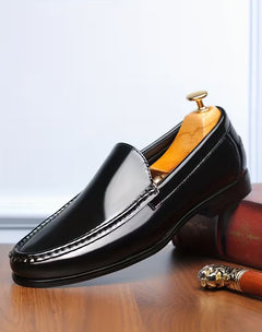 Schoenen met lichtgewicht ontwerp en puntige neus