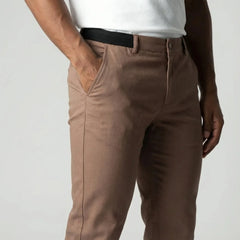Slim fit lichtbruine stretch broek met elastische tailleband