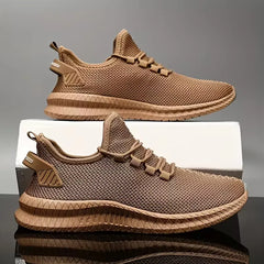 Sneakers met ademend mesh materiaal en rubberen zool
