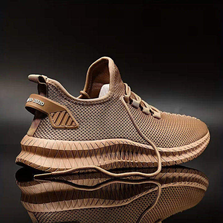 Sneakers met ademend mesh materiaal en rubberen zool