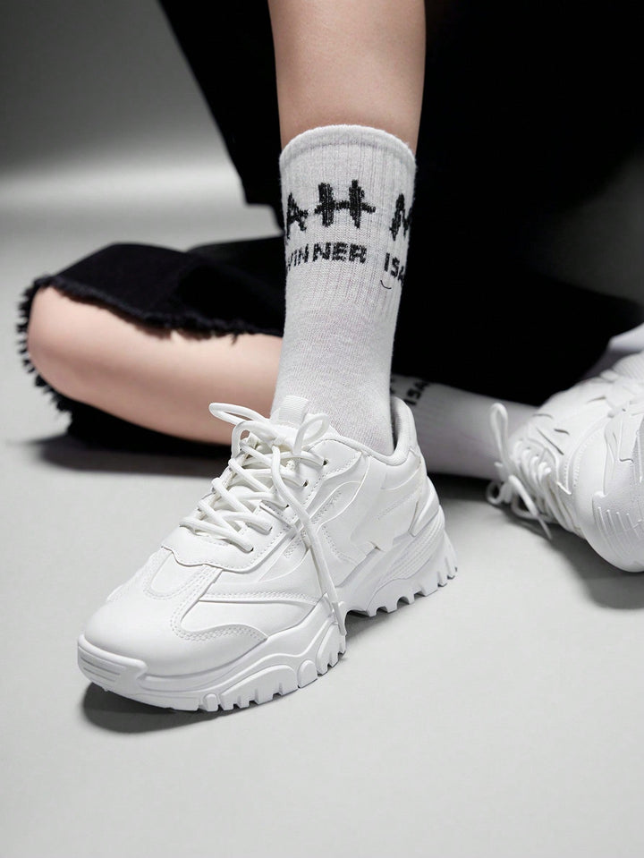 Sneakers met dikke zool en mesh-oppervlak