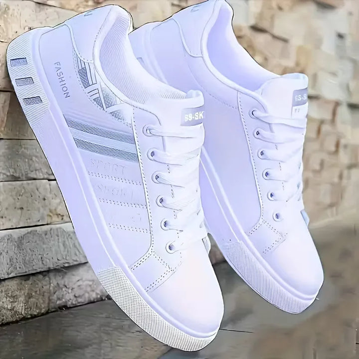 Sneakers met moderne uitstraling en vetersluiting