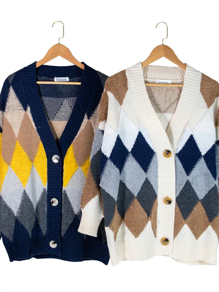 Aleda | Geruit knoopvest in de kleur Khaki voor dames in stijl ideaal voor de winter
