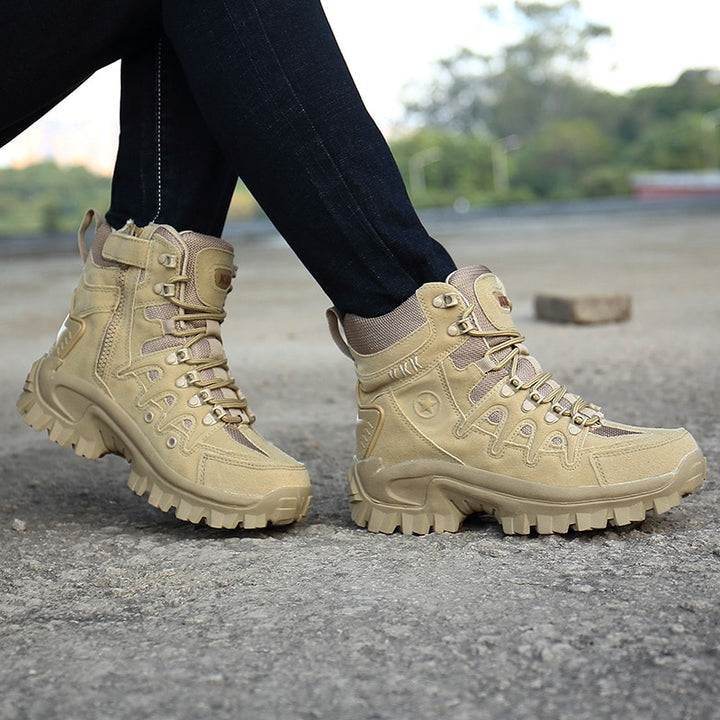 Alfredo | Zwarte militaire werklaarzen met antislip zool
