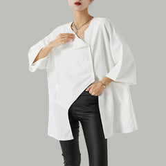 Annabel | Asymmetrische blouse in de kleur Wit voor dames in Formal stijl ideaal voor de herfst.