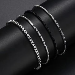 Set van vier minimalistische armbanden