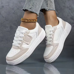 Platform sneaker met kleurblokdesign